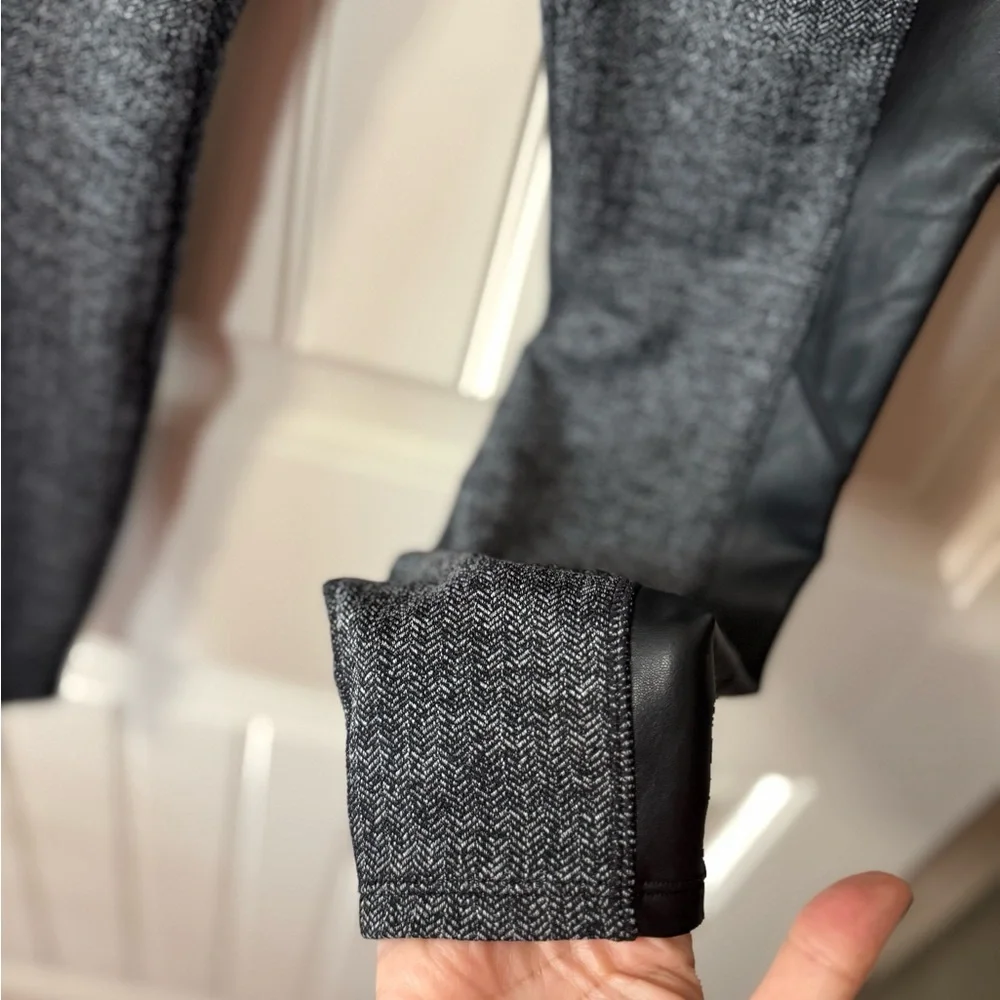 ATHLETA 🩶 Chic Gray, Black Faux Leather Panel High-Waist Leggings (Size Medium) - Picture 6 of 13